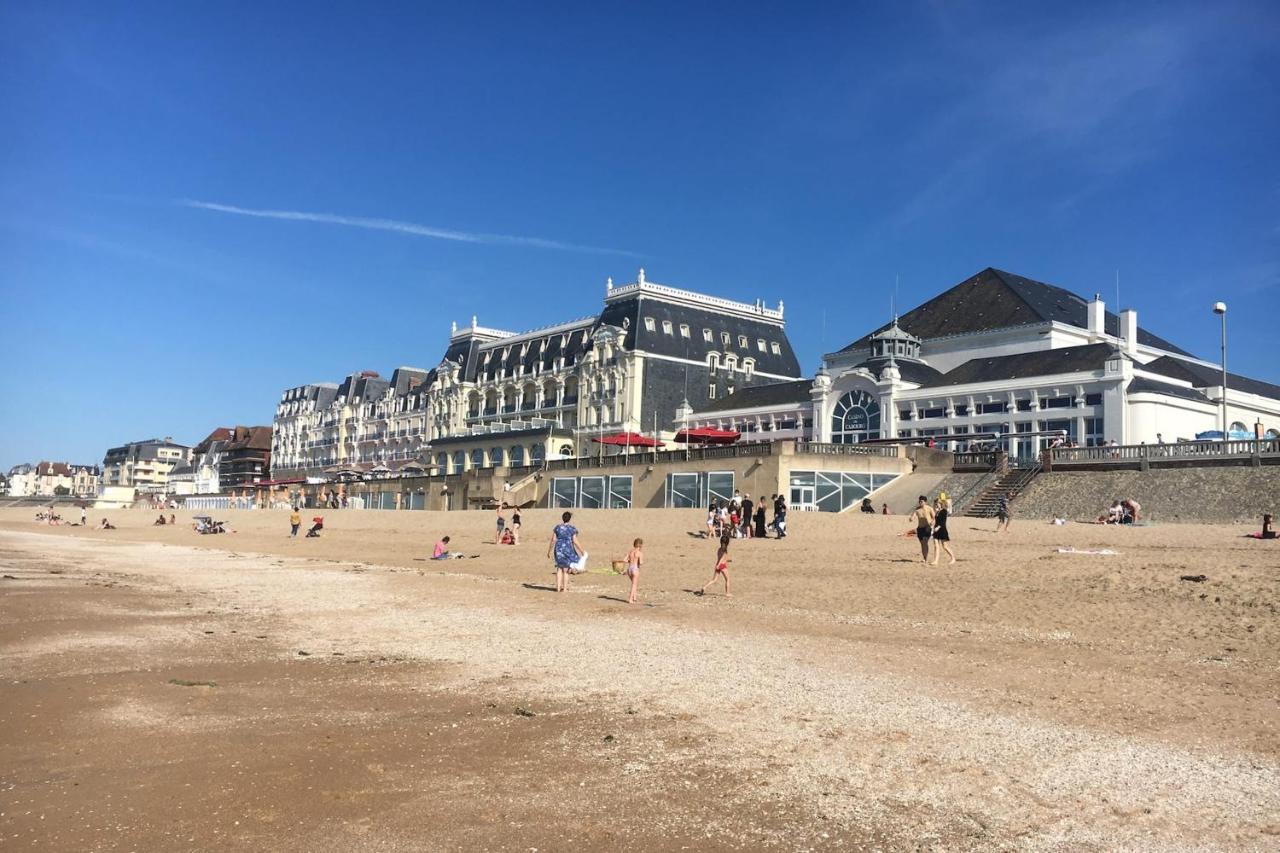 Beautiful Apartment With Gardenlk Cabourg Exterior foto